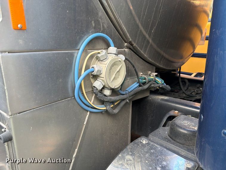 image for item YA5538 2023 Peterbilt 389 tank truck