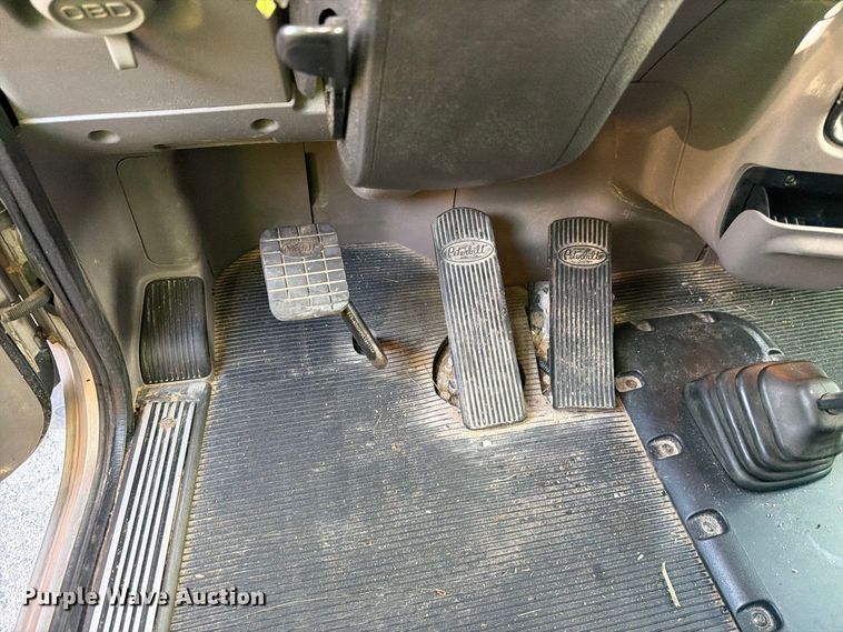image for item YA5538 2023 Peterbilt 389 tank truck