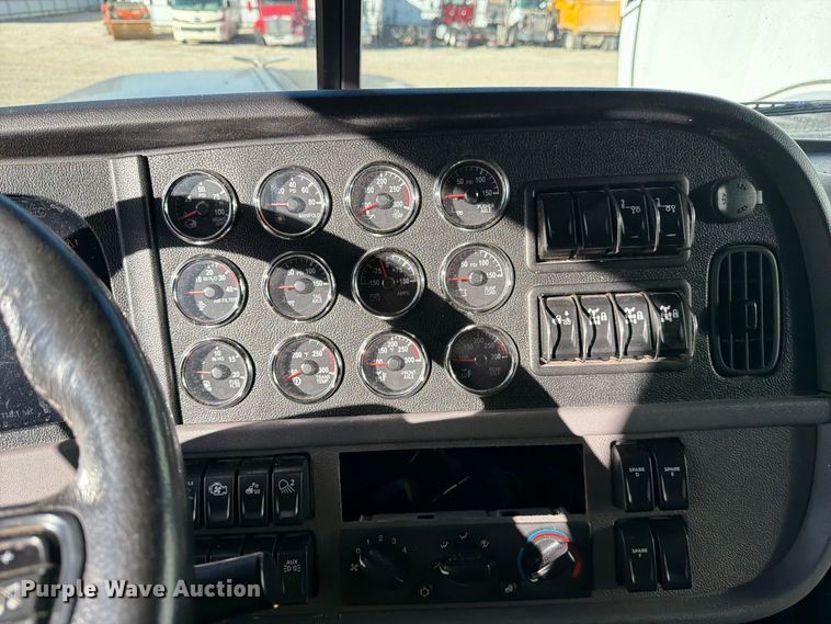 image for item YA5538 2023 Peterbilt 389 tank truck
