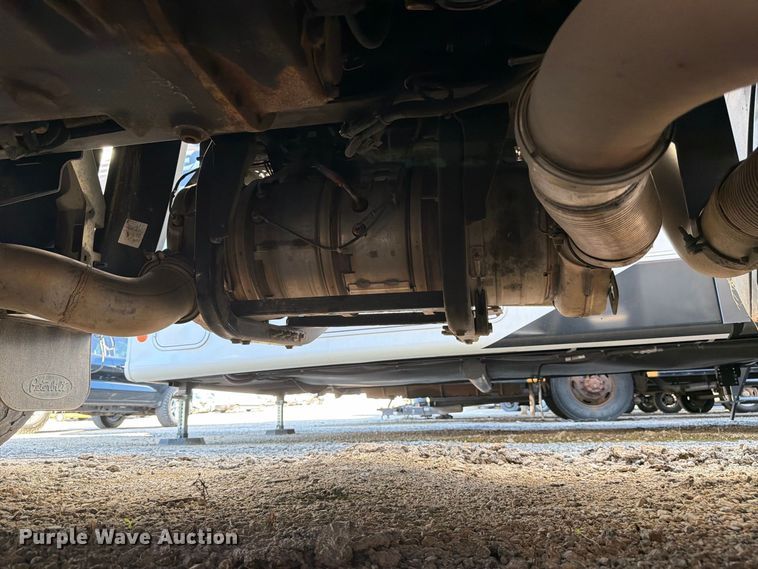 image for item YA5538 2023 Peterbilt 389 tank truck