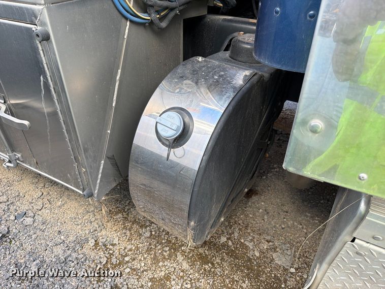 image for item YA5538 2023 Peterbilt 389 tank truck