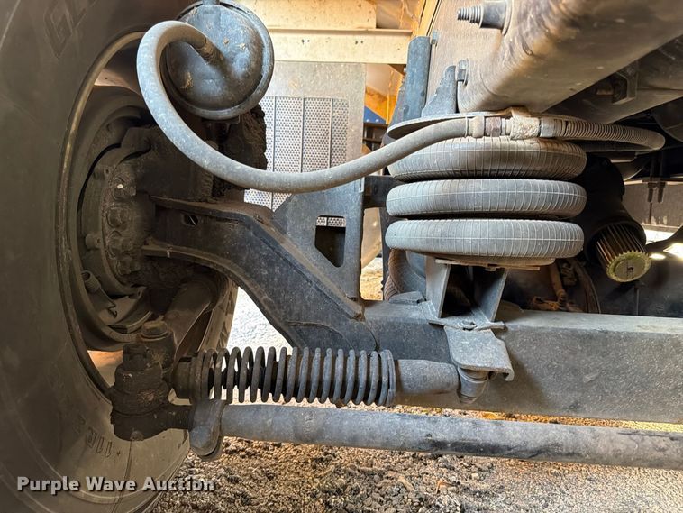 image for item YA5538 2023 Peterbilt 389 tank truck