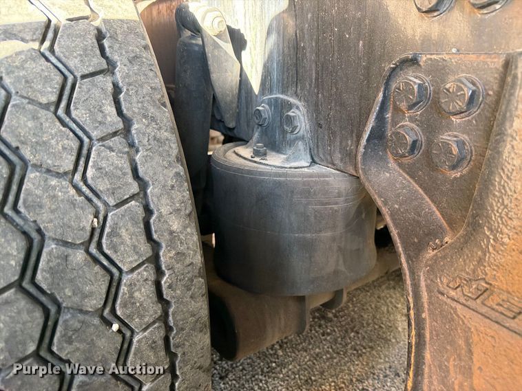 image for item YA5538 2023 Peterbilt 389 tank truck