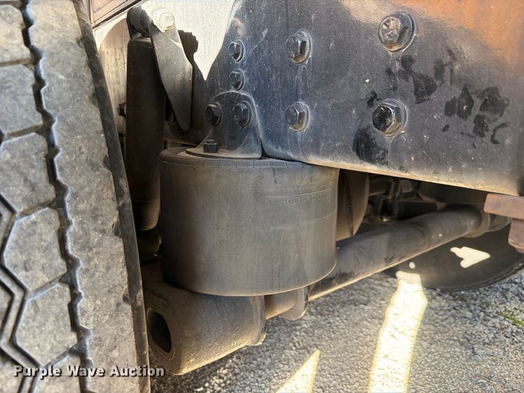 image for item YA5538 2023 Peterbilt 389 tank truck