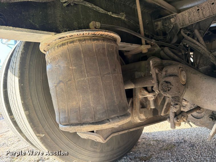 image for item YA5538 2023 Peterbilt 389 tank truck