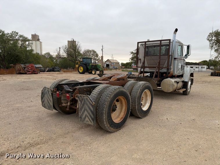 image for item DV8690 1990 Mack CH semi truck