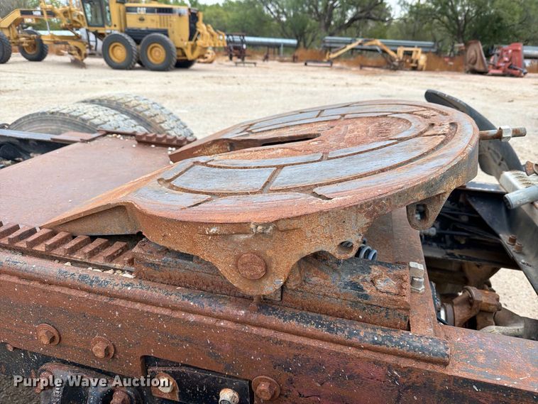 image for item DV8690 1990 Mack CH semi truck
