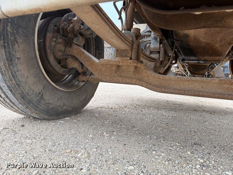 image for item DV8690 1990 Mack CH semi truck