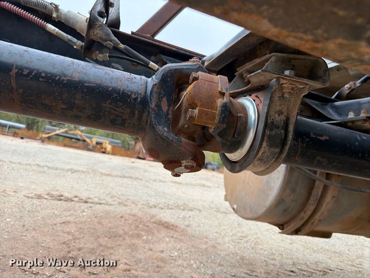 image for item DV8690 1990 Mack CH semi truck