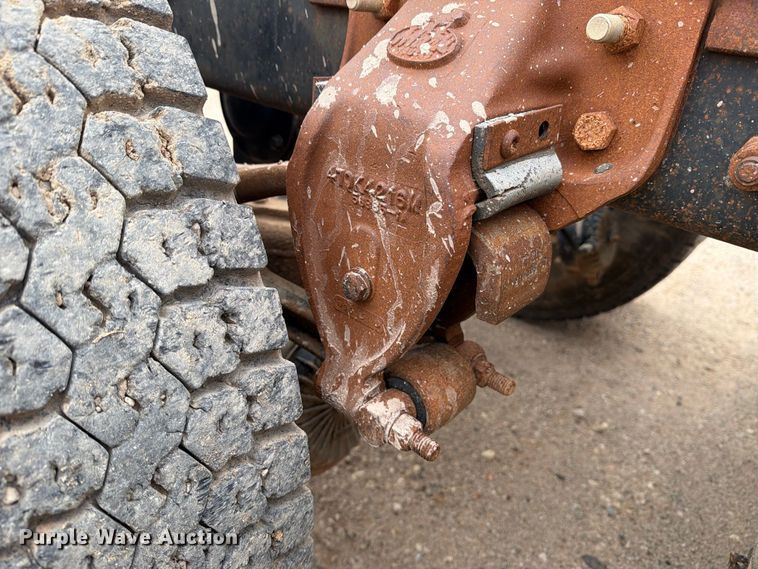 image for item DV8690 1990 Mack CH semi truck