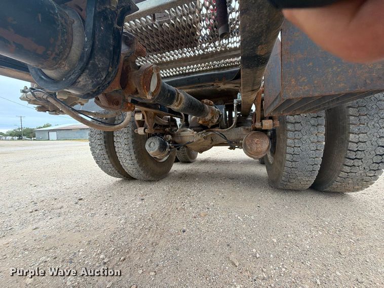 image for item DV8690 1990 Mack CH semi truck