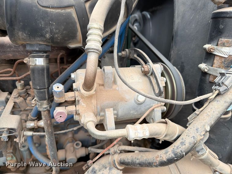 image for item DV8690 1990 Mack CH semi truck