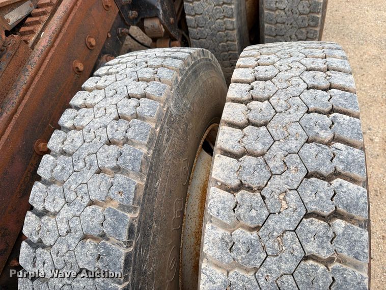 image for item DV8690 1990 Mack CH semi truck