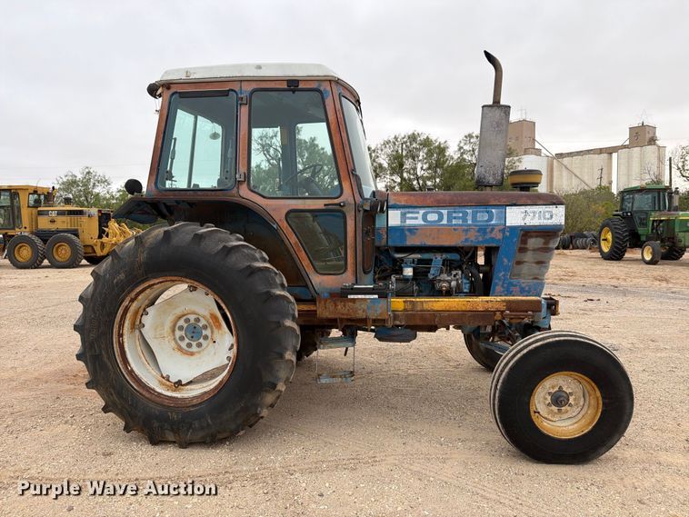 image for item DV8691 Ford 7710 tractor