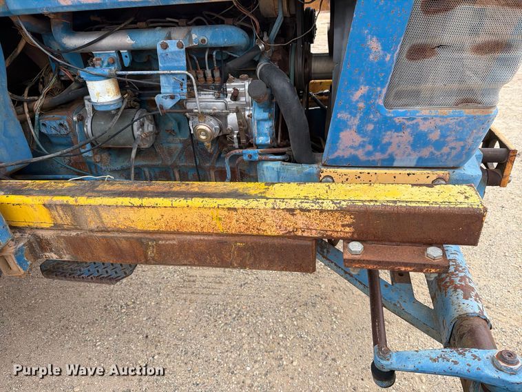 image for item DV8691 Ford 7710 tractor