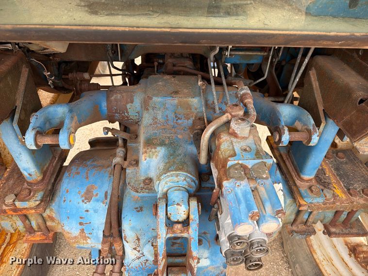 image for item DV8691 Ford 7710 tractor