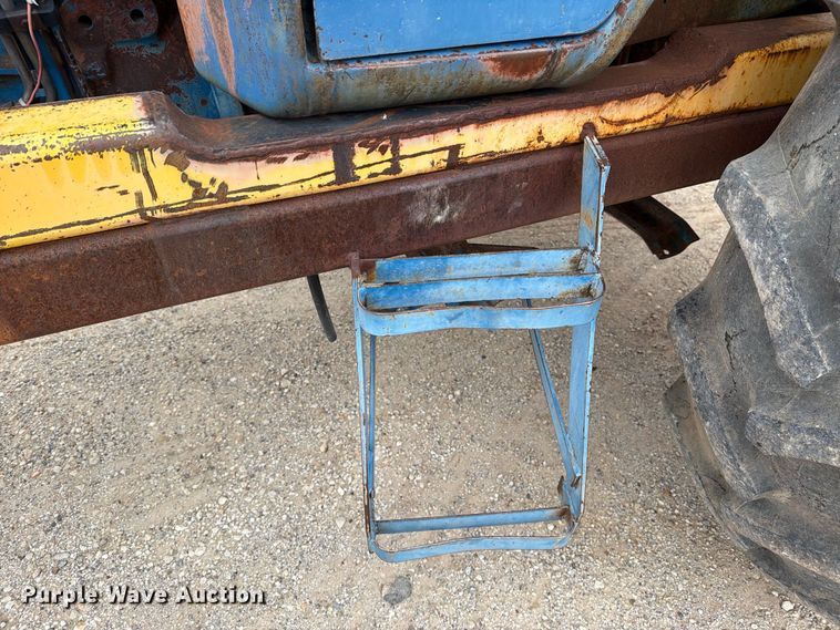image for item DV8691 Ford 7710 tractor