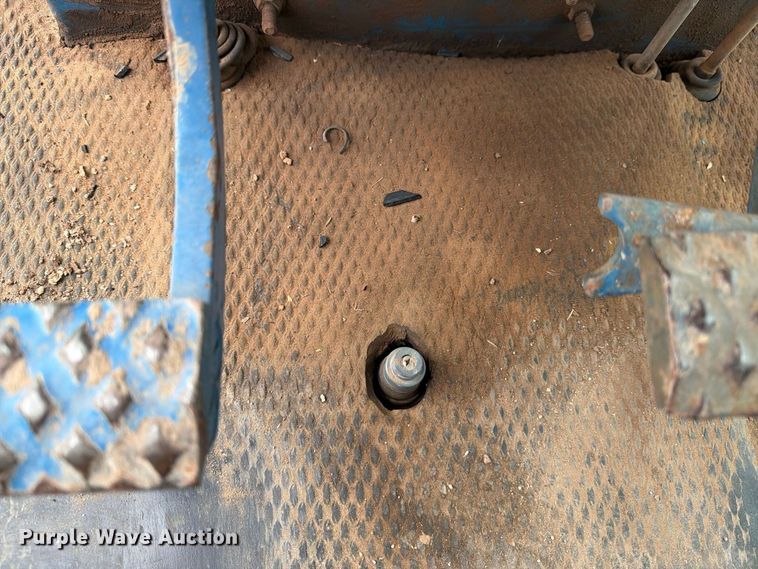 image for item DV8691 Ford 7710 tractor
