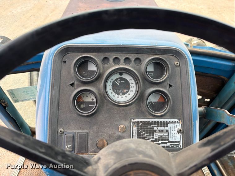 image for item DV8691 Ford 7710 tractor