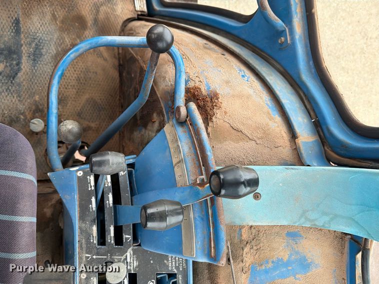 image for item DV8691 Ford 7710 tractor