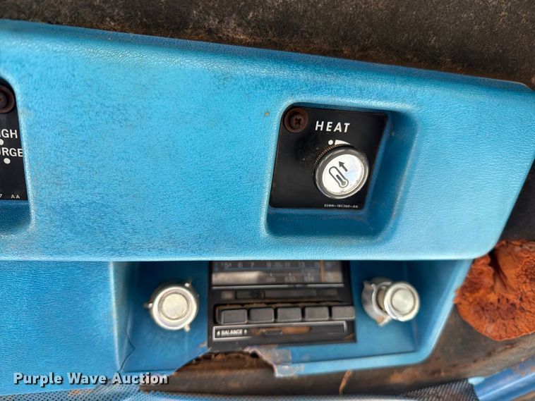 image for item DV8691 Ford 7710 tractor