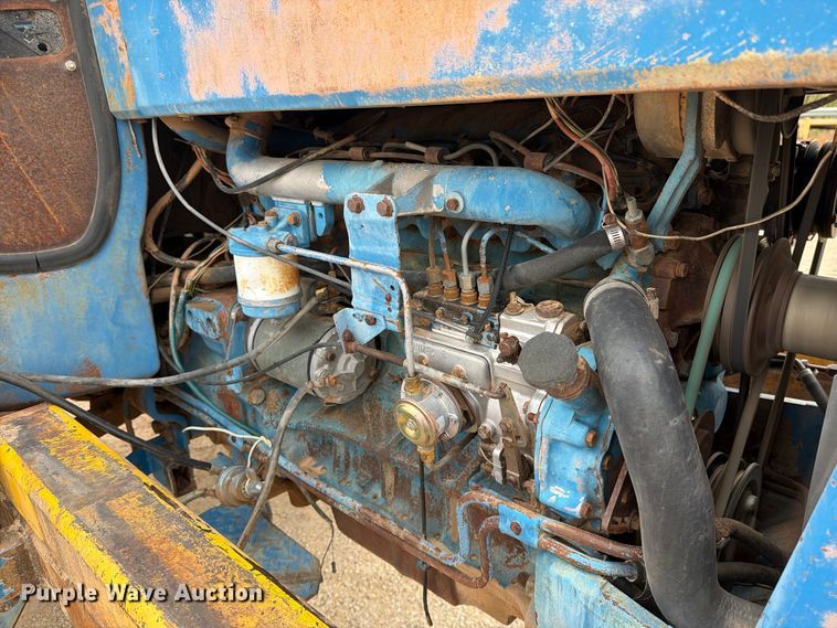 image for item DV8691 Ford 7710 tractor