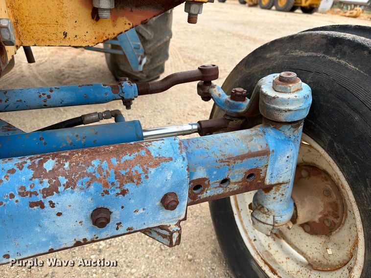 image for item DV8691 Ford 7710 tractor