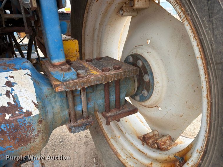 image for item DV8691 Ford 7710 tractor