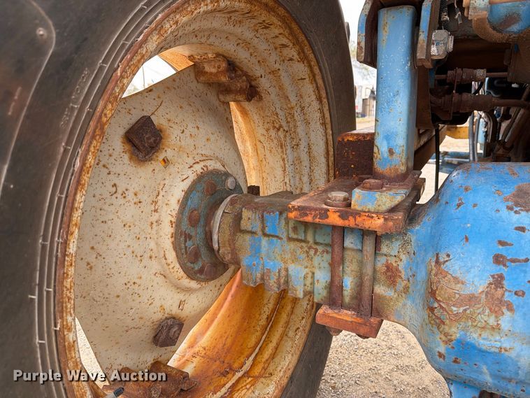 image for item DV8691 Ford 7710 tractor