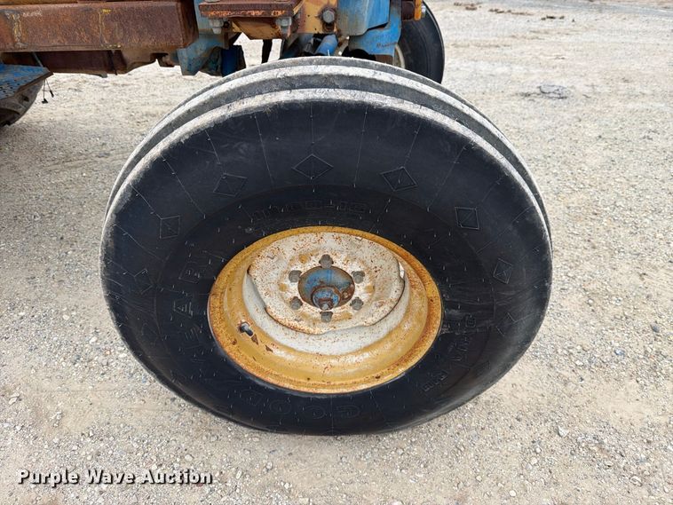 image for item DV8691 Ford 7710 tractor