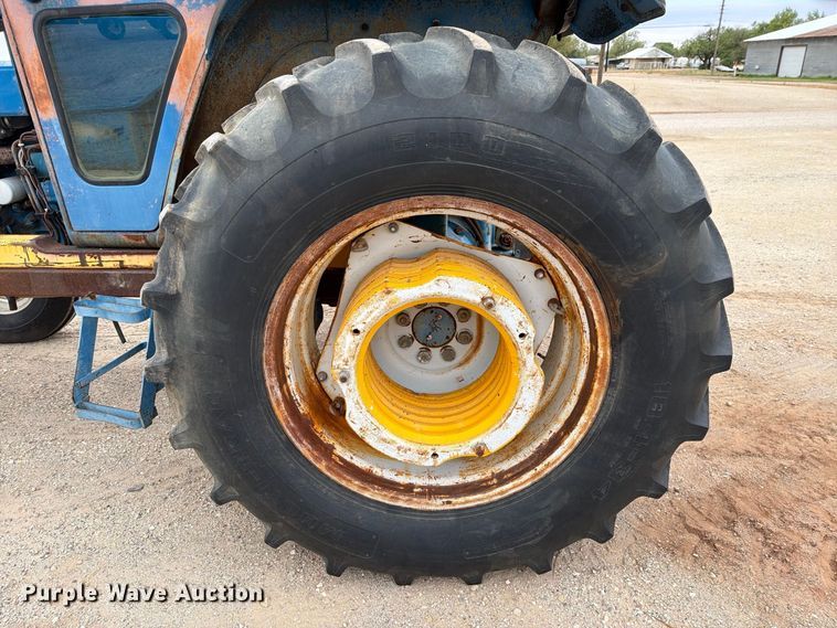 image for item DV8691 Ford 7710 tractor