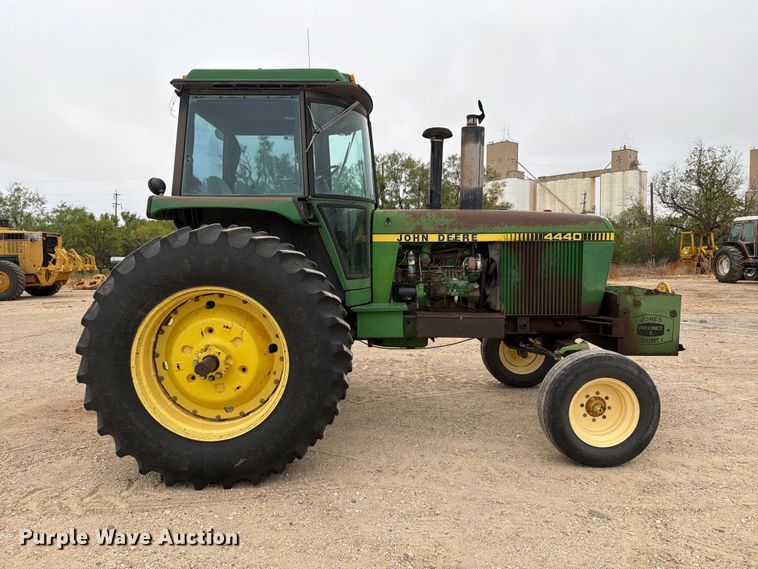 image for item DV8692 John Deere 4440 tractor