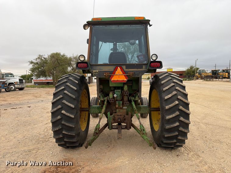 image for item DV8692 John Deere 4440 tractor