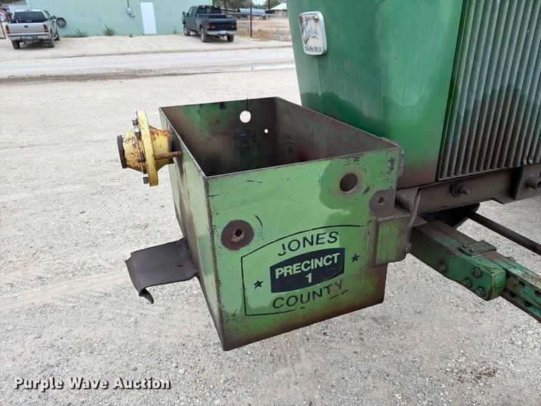 image for item DV8692 John Deere 4440 tractor