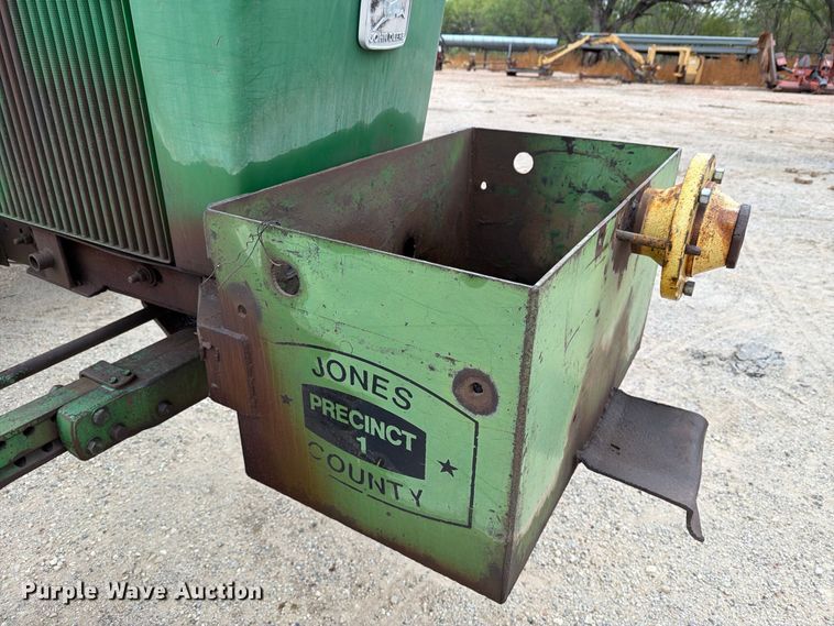 image for item DV8692 John Deere 4440 tractor