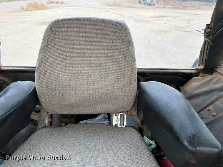 image for item DV8692 John Deere 4440 tractor