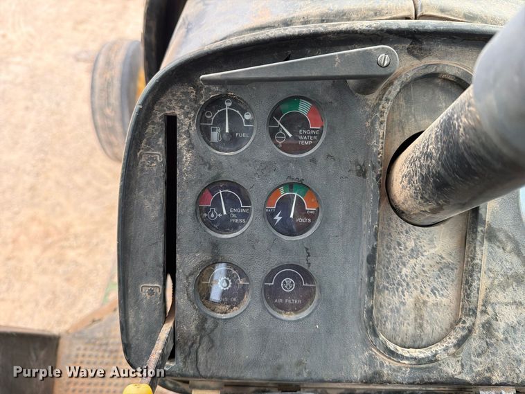 image for item DV8692 John Deere 4440 tractor