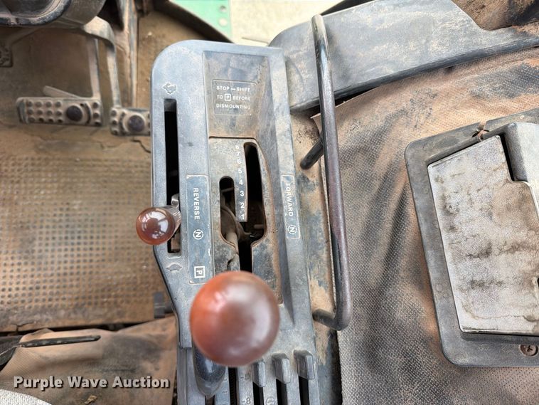 image for item DV8692 John Deere 4440 tractor