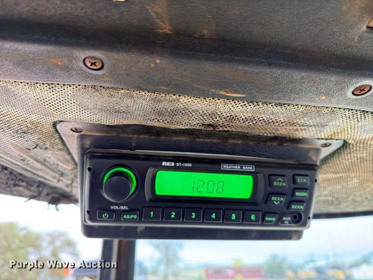 image for item DV8692 John Deere 4440 tractor