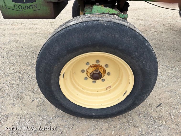 image for item DV8692 John Deere 4440 tractor