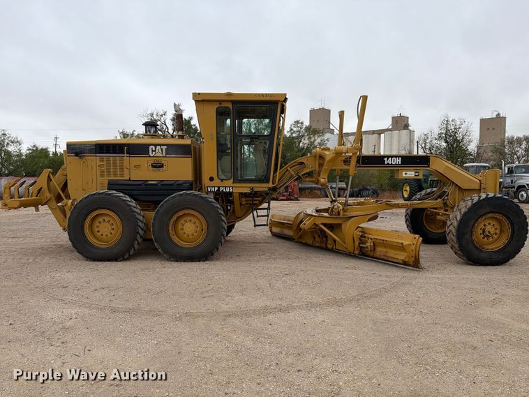 image for item DV8696 2006 Caterpillar 140H motor grader