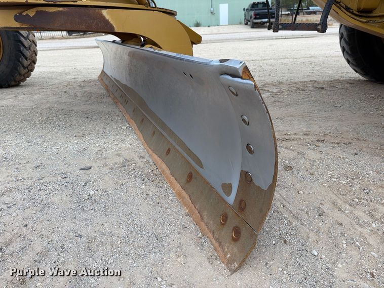image for item DV8696 2006 Caterpillar 140H motor grader