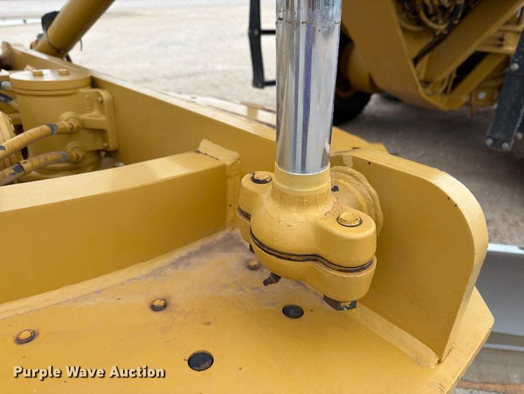image for item DV8696 2006 Caterpillar 140H motor grader