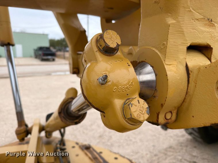 image for item DV8696 2006 Caterpillar 140H motor grader