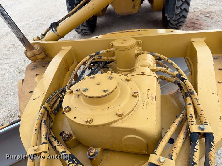 image for item DV8696 2006 Caterpillar 140H motor grader