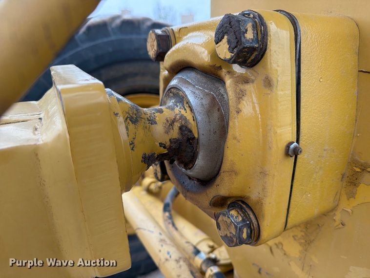 image for item DV8696 2006 Caterpillar 140H motor grader