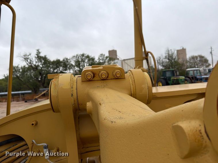image for item DV8696 2006 Caterpillar 140H motor grader