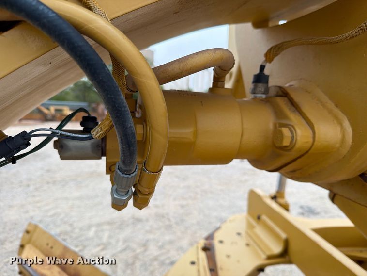 image for item DV8696 2006 Caterpillar 140H motor grader