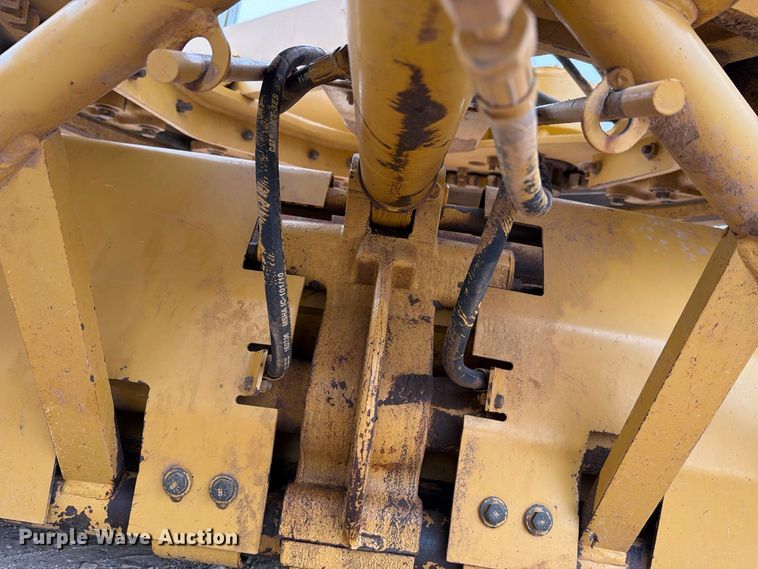image for item DV8696 2006 Caterpillar 140H motor grader
