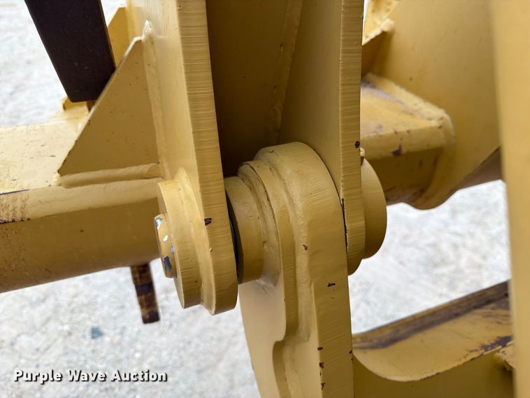 image for item DV8696 2006 Caterpillar 140H motor grader